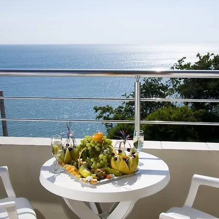 Bisser Hotel 2*